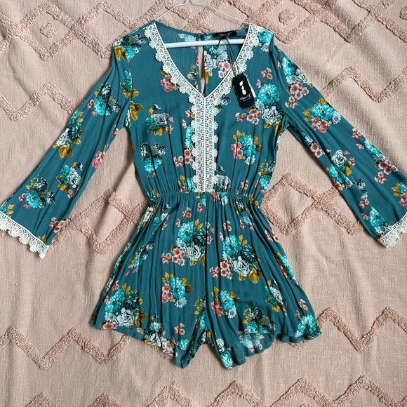 Nimi K Pants - Anthropologie Papillon Crochet Lace Romper Floral Long Sleeve NWT Small
